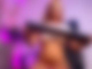 luucy-18's Live Sex Cam Show