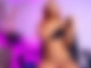 luucy-18's Live Sex Cam Show