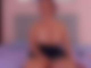 Mia-Cooper02's Live Sex Cam Show