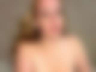 Live cam show with AnnaMarry - Blonde Hair Curvy on StripNow