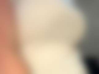 Live cam show with AnnaMarry - Smoking on hotwifechat.live
