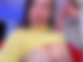 Selene-winches MILF webcam performer live streaming