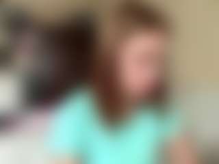 Live cam show with AlbaGlew - Facial on madthumbs