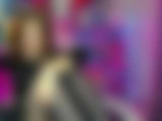 Live cam show with Elyra-Zyra - Student on Camsoda