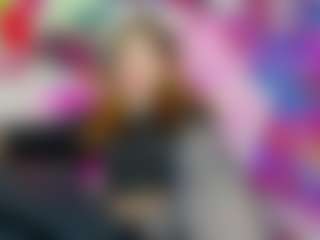 Live cam show with Elyra-Zyra - College Brown Hair on Camsoda