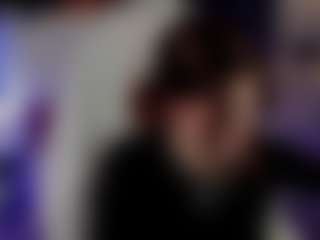 Live cam show with Elyra-Zyra - Thin on Strip Flash - Live Sex Shows
