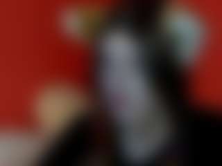 Live cam show with Elyra-Zyra - Spanks on Camsoda