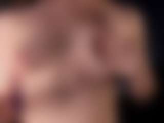 Live cam show with Elyra-Zyra - Spanks on Camsoda