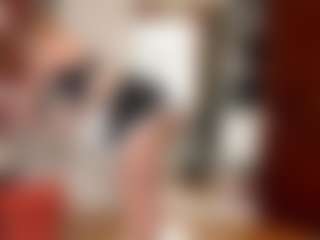 Live cam show with Lily - Thin on Milfs Live