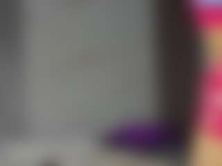 Live cam show with KarinaHiltonRs - Smoking on Camsoda