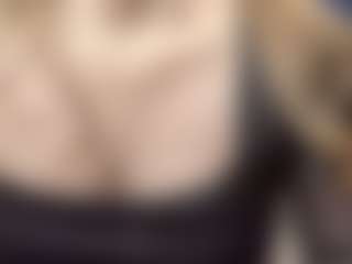 Live cam show with Serafima - Thin on WildCum