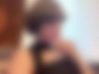 Live cam show with Lissa - Genital Piercings on Fling VIP Chat