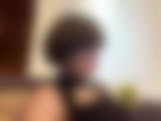 Live cam show with Lissa - Genital Piercings on Cam Slut