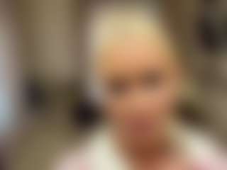 Live cam show with NicolleCliche - Blonde Hair College on AdultVida.com