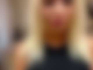 Live cam show with NicolleCliche - Blowjob on madthumbs
