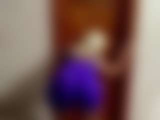 Live cam show with NicolleCliche - Blonde Hair Fetish on Milfs Live