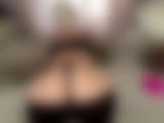Live cam show with NicolleCliche - Oil on Camsoda
