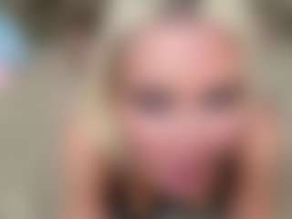 Live cam show with NicolleCliche - Petite on camgirlchat.live