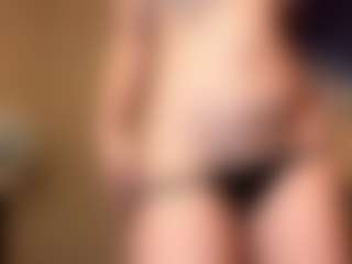 Live cam show with StaceeHandwerker - Middle Aged on Uber Horny