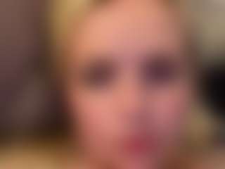 lovebug152's Live Sex Cam Show