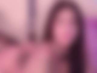 Live cam show with Madiison-Lee - Fingers on Camsoda