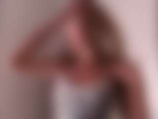 Live cam show with alorahvega - Deepthroat on madthumbs
