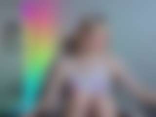 Live cam show with Megg-bb - Doggy on chickslive.net