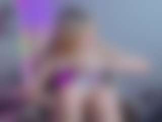 Live cam show with Megg-bb - Athletic Middle Aged on Camsoda