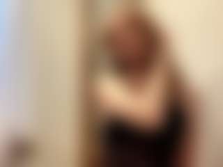 RubyeHieber's Live Sex Cam Show