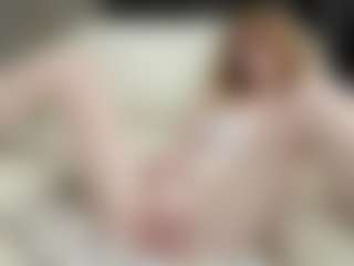 Live cam show with RubyeHieber - Body Massage on makecum.org