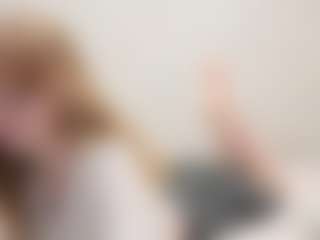 Live cam show with RubyeHieber - Facial Piercings on xDating