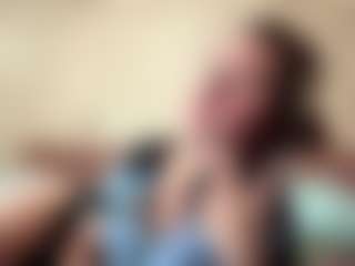 Live cam show with Lia - Small Tits Brown Hair on Camsoda
