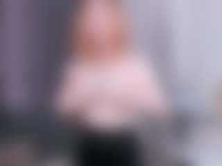 Live cam show with EvitaJustice - College Mature on CamwithHer