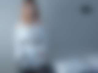 Show en direct avec EvitaJustice - Mature Young Adult sur Camsoda