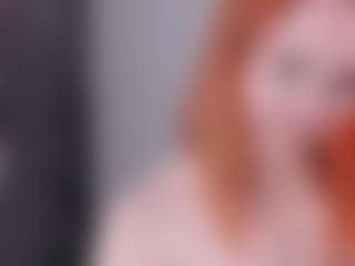 Live cam show with EvitaJustice - Latina Petite on CamClone