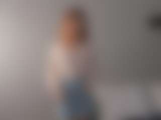 Live cam show with EvitaJustice - Red Hair Amateur on live.xbliss.ai