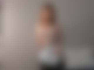 Live cam show with EvitaJustice - Red Hair Teen (18+) on TeamSkeetLive