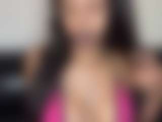 Live cam show with HazelKurrency - Black Petite on nudelive.tv