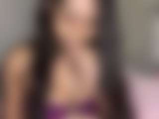 Live cam show with HazelKurrency - Curvy Teen (18+) on LiveSexCams6