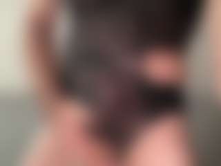 onerzi217's Live Sex Cam Show