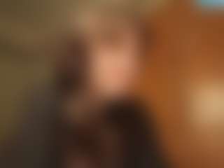 Live cam show with KimberleeTa - Strip on Camsoda