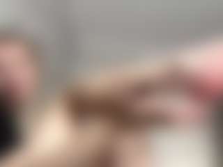 Live cam show with Selena - Bikini on StripNow