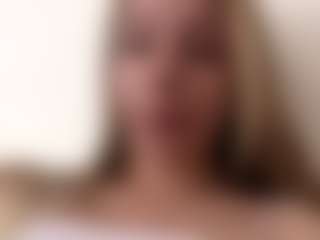 Live cam show with Selena - Public Brown Hair on Camsoda