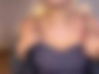 Live cam show with SavannahQuirino - Spy MILF on Uber Horny
