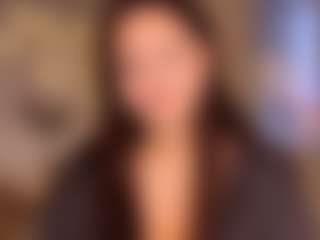 Live cam show with SavannahQuirino - Spank Mature on TeamSkeetLive