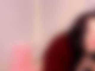 Live cam show with SavannahQuirino - Gamer Mature on Camsoda