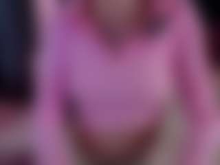 Live cam show with ArmandaBraggs - Skinny on xheatlive.com
