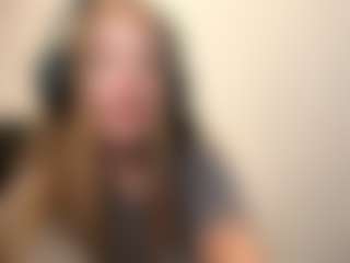 Live cam show with CoralPoniatowski - Blonde Hair on https://playwithruby.com