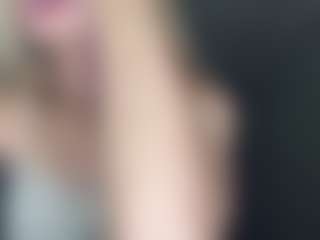 Bella's Live Sex Cam Show