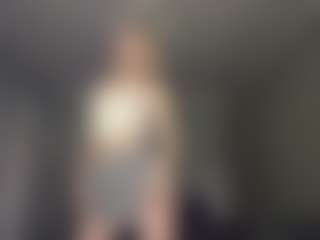 Bella's Live Sex Cam Show